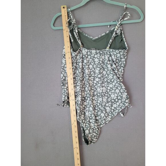 Cyn & Luca Green Floral One-Piece Swimsuit – Juniors S – EUC Swim Tank - Picture 7 of 9